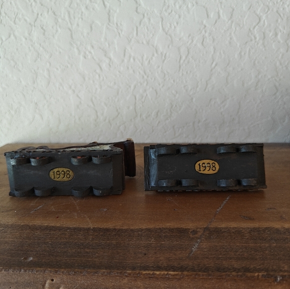 1998 2 Piece Resin Santa with Toys in Sleigh and Pile of Wood Logs Train - Picture 10 of 14